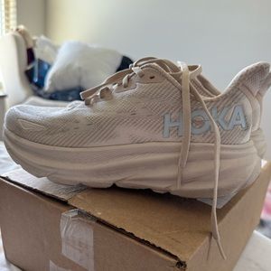 HOKA Clifton 9 Running Shoe